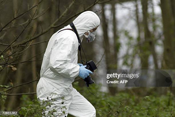 British Forensics 170 Woods Crime Scene Stock Photos, High-Res Pictures, and Images ...