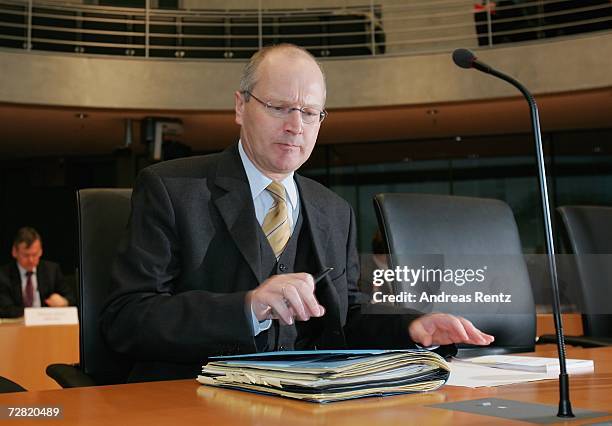 Klaus-Dieter Fritsche, former intelligence service co-ordinator of the Chancellery attends an opening session of Bundestag hearings on Germany's Iraq...