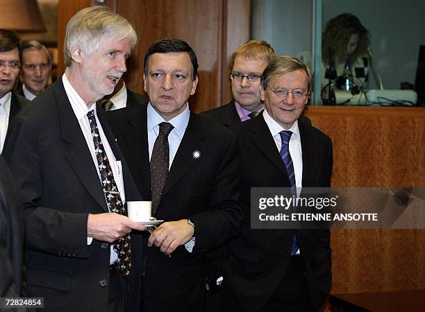 Finland's Foreign Minister Erkki Tuomioja, Portuguese Jose Manuel Durao Barrroso, Chairman of the European Commission, and Austrian Chancellor...