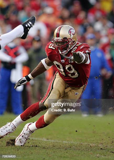 Linebacker Manny Lawson of the San Francisco 49ers rushes on a punt by the Green Bay Packers on December 10, 2006 at Monster Park in San Francisco,...