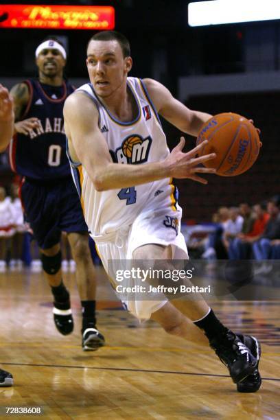 Gerry McNamara of the Bakersfield Jam drives to the hoop against the Anaheim Arsenal on December 16, 2006 at the Rabobank Arena in Bakersfield,...
