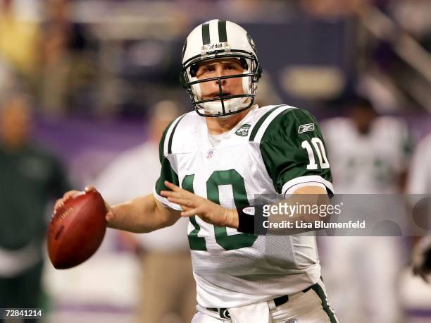 Quarterback Chad Pennington of the New York Jets looks to pass against the Minnesota Vikings on December 17, 2006 at the Hubert H. Humphrey Metrodome...