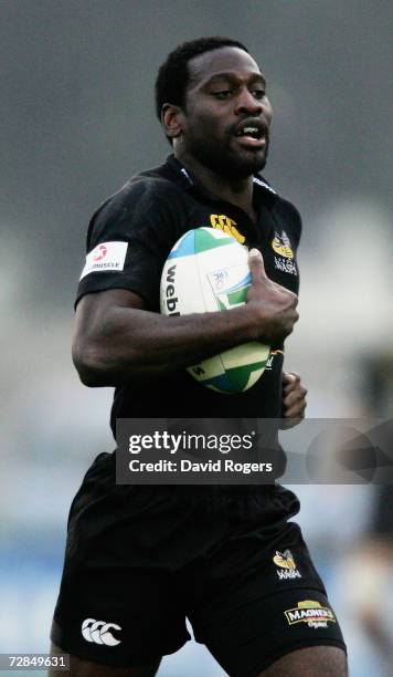 Paul Sackey of Wasps powers forward during the Heineken Cup match between Benetton Treviso and London Wasps at Stadio Comunale di Monigio on December...