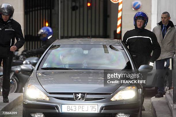 French Prime Minister Dominique de Villepin arrives, 21 December 2006 at the Paris court financial crimes section, to be questioned over a dirty...