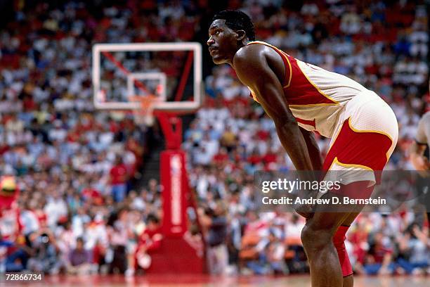 Dominique Wilkins of the Atlanta Hawks catches his breath against the Los Angeles Clippers during a 1989 NBA game played at the Los Angeles Memorial...