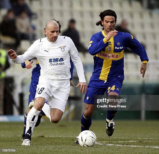 Tommaso Rocchi of Lazio against Fernando Couto of Parma during the Italian Serie A match between Parma and Lazio on December 23, 2006 at the Stadio...