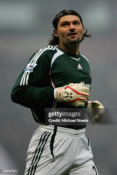 Pavel Srnicek of Newcastle during the Barclays Premiership match between Bolton Wanderers and Newcastle United at the Reebok Stadium on December 26,...