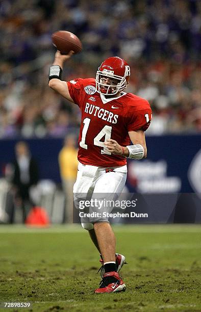 Quarterback Mike Teel of the Rutgers Scarlet Knights throws a pass against the Kansas State Wildcats during the Texas Bowl on December 28, 2006 at...