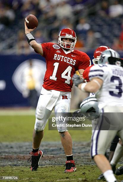 Quarterback Mike Teel of the Rutgers Scarlet Knights throws a pass against the Kansas State Wildcats during the Texas Bowl on December 28, 2006 at...