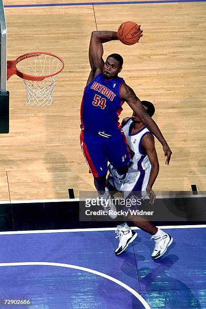 Jason Maxiell of the Detroit Pistons elevates for a dunk during a game against the Sacramento Kings at Arco Arena on November 8, 2006 in Sacramento,...