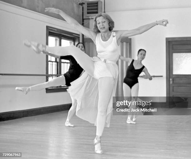 Russian-born prima ballerina Alexandra Danilova leading class for the Harkness Ballet Company in June 1964. Photo by Jack Mitchell/Getty Images