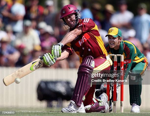 Clinton Perren of the Bulls in action during the Twenty20 Big Bash between the Queensland Bulls and the Tasmanian Tigers at the Heritage Oval on...