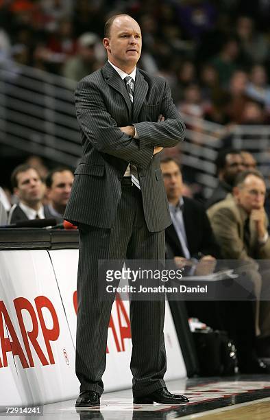Head coach Scott Skiles of the Chicago Bulls coaches against the Phoenix Suns January 2, 2007 at the United Center in Chicago, Illinois. The Suns won...