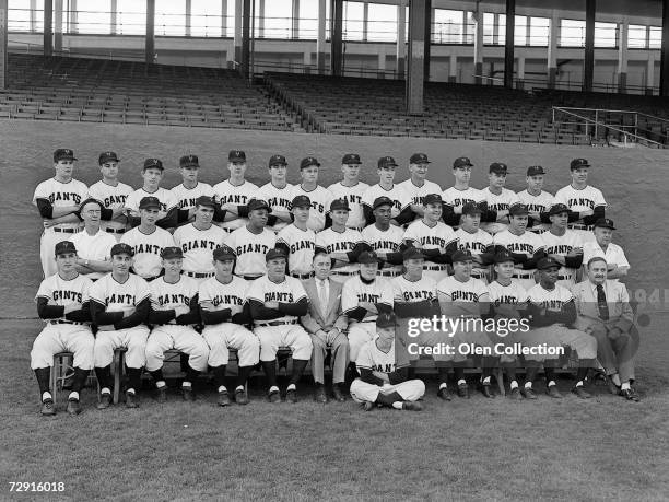 Members of the New York Giants pose for a team portrait on September 23, 1954 at the Polo Grounds in New York, New York. Johnny Antonelli, Sal...