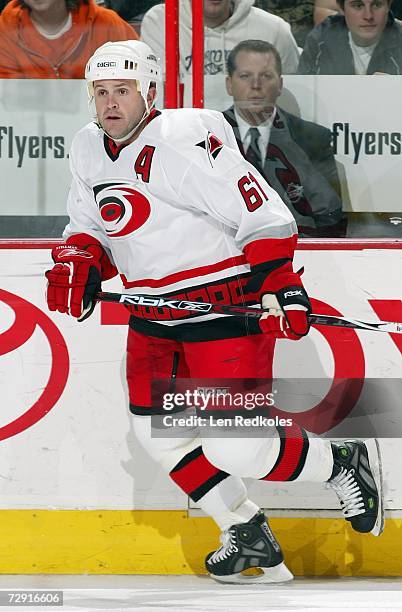Cory Stillman of the Carolina Hurricanes eyes the play during the game against the Philadelphia Flyers at Wachovia Center on December 19, 2006 in...