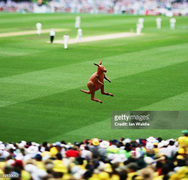 An inflatable kangaroo rises above the crowd during the fifth Ashes test at the Sydney Cricket Ground on January 2, 2007 in Sydney, Australia. The...