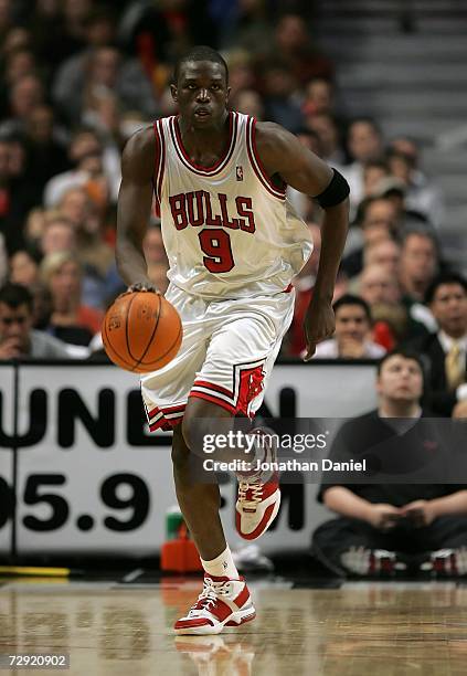 Luol Deng of the Chicago Bulls brings the ball up court against the Phoenix Suns January 2, 2007 at the United Center in Chicago, Illinois. The Suns...