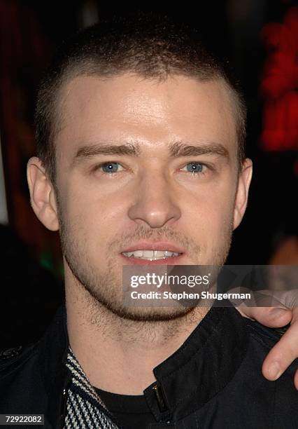 Singer Justin Timberlake attends the premiere of Universal Pictures' "Alpha Dog" at the Cinerama Dome on January 3, 2007 in Hollywood, California.