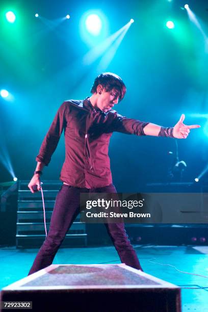 The Lost Prophets performing at the first night of their London schedule. Vocalist Ian Watkins. 17/11/04 Hammersmith Apollo.