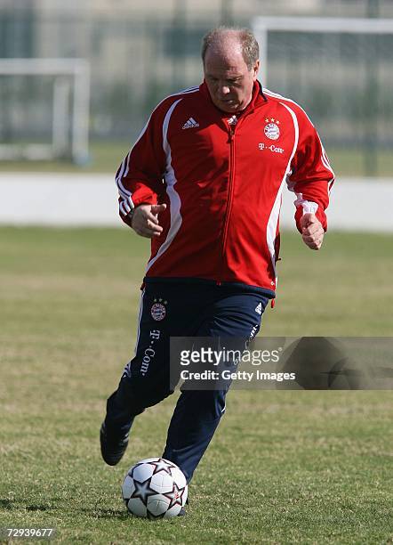 Manager Uli Hoenes in action during a training session of Bayern Munich on January 5, 2007 in Dubai, United Arab Emirates.