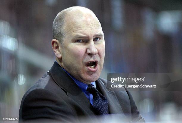 Dusseldorf's headcoach Don Jackson watches on during the DEL Bundesliga match between DEG Metro Stars and Augsburger Panther at the ISS Dome on...