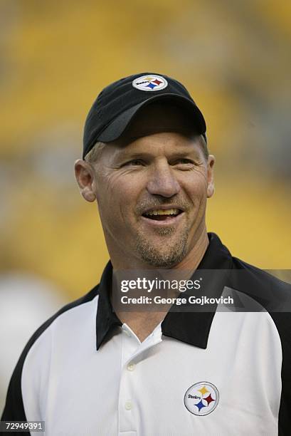 Offensive coordinator Ken Whisenhunt of the Pittsburgh Steelers looks on before a game against the Miami Dolphins at Heinz Field on September 7, 2006...
