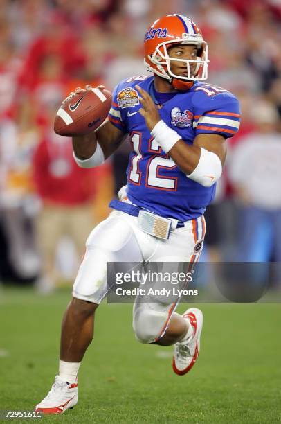 Quarterback Chris Leak of the Florida Gators drops back to pass in the second quarter against the Ohio State Buckeyes during the 2007 Tostitos BCS...
