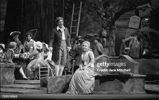 Metropolitan Opera's "Manon Lescaut" starring Renata Scotto, Plácido Domingo, and Pablo Elvira, in March 1980. Photo by Jack Mitchell/Getty Images