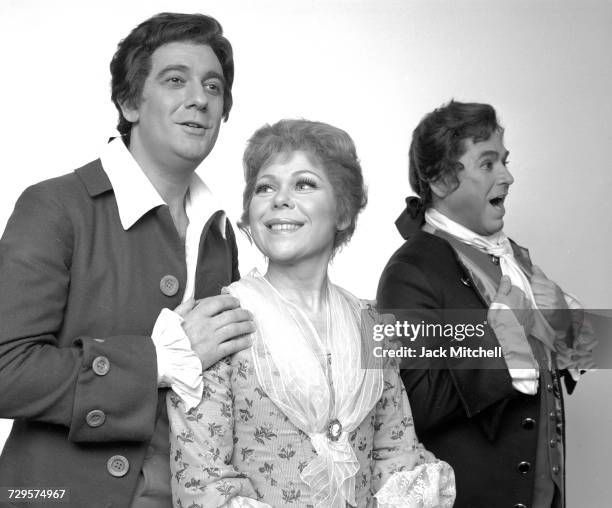 Metropolitan Opera's "Manon Lescaut" starring Renata Scotto, Plácido Domingo, and Pablo Elvira, in March 1980. Photo by Jack Mitchell/Getty Images