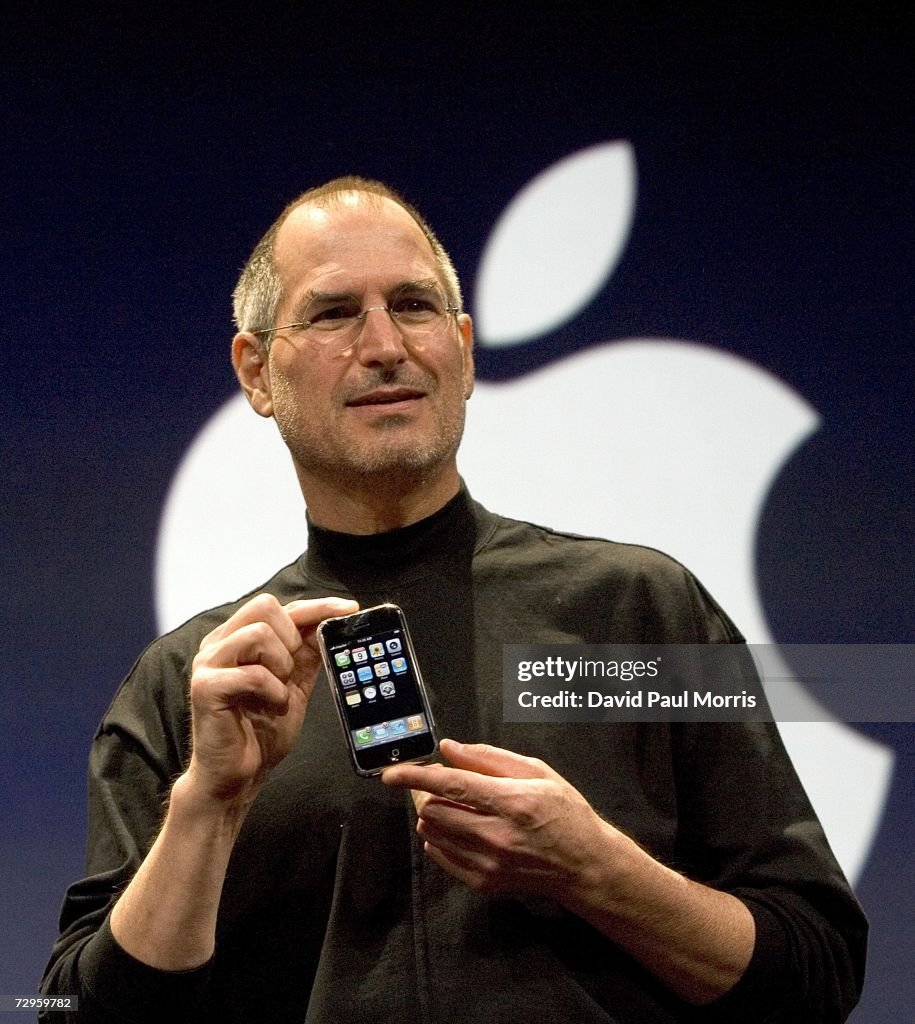 Steve Jobs Unveils Apple iPhone At MacWorld Expo