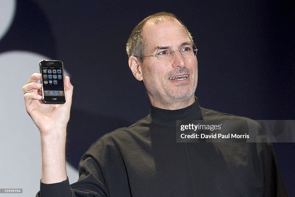 Steve Jobs Unveils Apple iPhone At MacWorld Expo