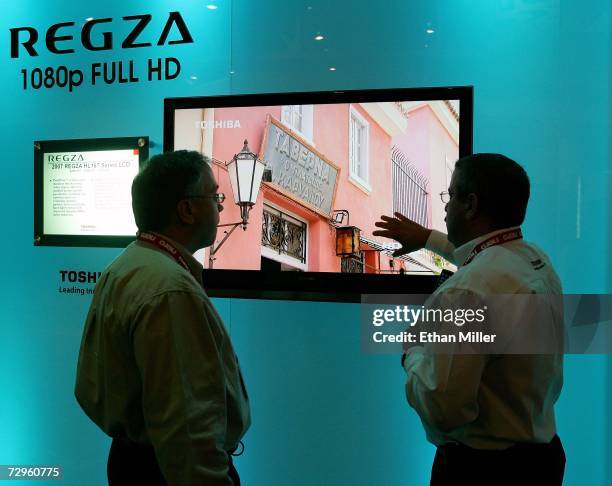 Tony Lcd 87 Toshiba Lcd Stock Photos, High-Res Pictures, and Images - Getty Images