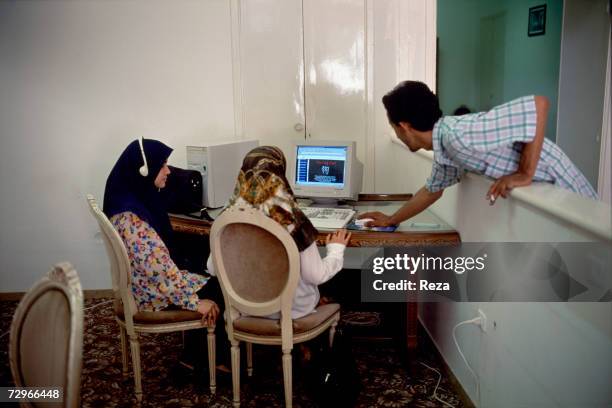 Computer Libya On Computer Learning Photos and Premium High Res Pictures - Getty Images