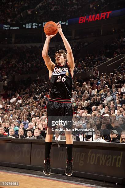 Kyle Korver of the Philadelphia 76ers shoots against the Portland Trail Blazers during the game at Rose Garden on December 29, 2006 in Portland,...