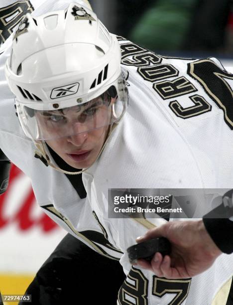 Sidney Crosby of the Pittsburgh Penguins waits for the faceoff against the Florida Panthers on January 10, 2007 at the Bank Atlantic Center in...