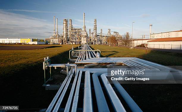 Pipelines are seen at the TOTAL oil refinery on January 10, 2007 in Leuna, Germany. Crude oil from Russia has stopped flowing to the PCK refinery...