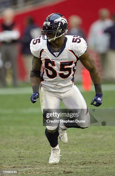 Williams of the Denver Broncos moves on the field during the game against the Arizona Cardinals on December 17, 2006 at University of Phoenix Stadium...