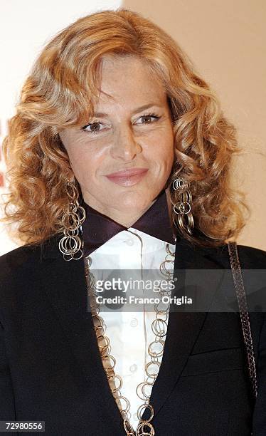 Italian actress Giuliana De Sio attends the premiere of ''Pursuit Of Happyness'' at the Auditorium Conciliazione on January 11, 2007 in Rome, Italy.