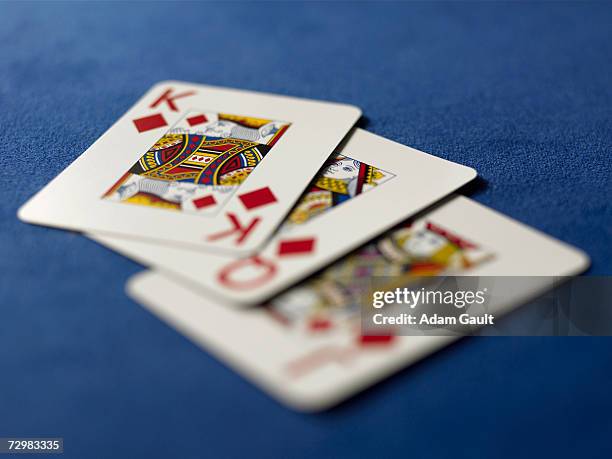 playing cards in casino, close-up - karokönig stock-fotos und bilder