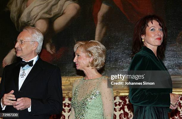 Bavarian State governor Edmund Stoiber and his wife Karin refuse a common picture with critic Gabriele Pauli , district administrator of the Bavarian...
