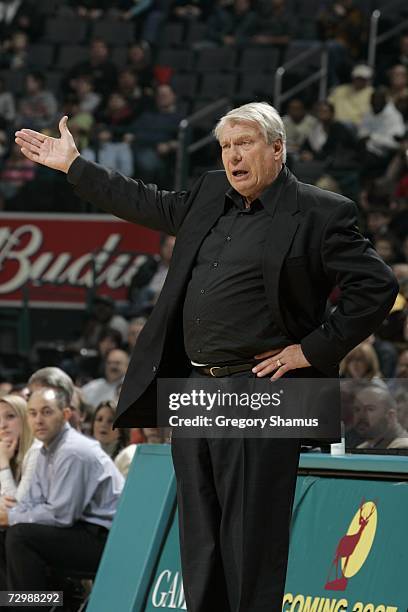 Head coach Don Nelson of the Golden State Warriors gestures during the game against the New Orleans/Oklahoma City Hornets at the Ford Center in...