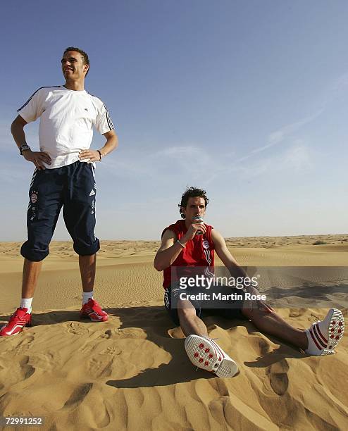 Owen Hargreaves and Valerien Ismael of Munich pose during the Bayern Munich desert tour on January 13, 2007 in Dubai, United Arab Emirates.