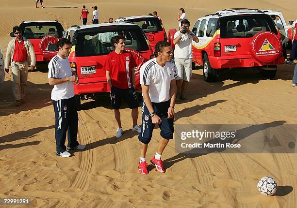 Valerien Ismael prepares to take a shoot during the Bayern Munich deset tour on January 13, 2007 in Dubai, United Arab Emirates.