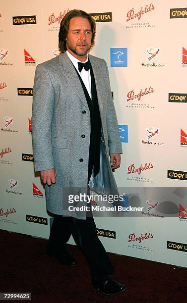 Actor Russell Crowe arrives at the G'Day USA Penfolds Black Tie Icon Gala at the Hyatt Regency Century Plaza on January 13, 2007 in Los Angeles,...
