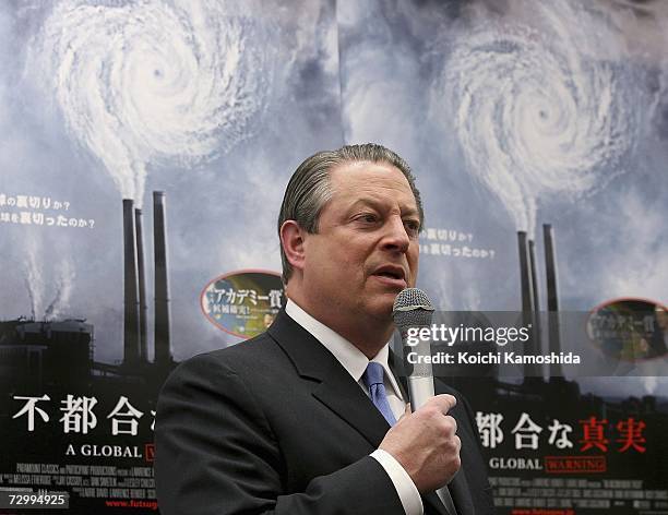 Former U.S. Vice president Al Gore attends a book signing session for his new book "An Inconvenient Truth" at Maruzen bookstore on January 14, 2006...