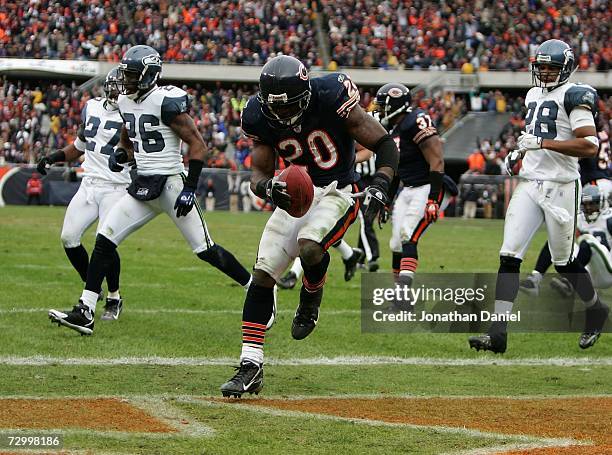 Thomas Jones of the Chicago Bears dances into the endzone for a touchdown against the Seattle Seahawks during their NFC Divisional Playoff game on...