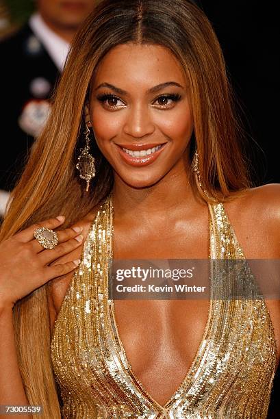 Singer/Actress Beyonce Knowles arrives at the 64th Annual Golden Globe Awards at the Beverly Hilton on January 15, 2007 in Beverly Hills, California.
