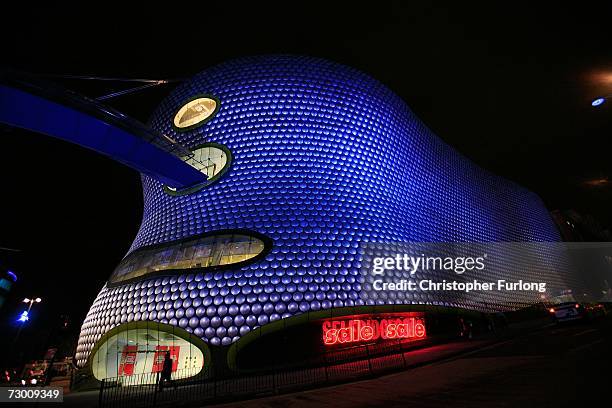 The futuristic landmark Selfridges store in Birmingham dominates the skyline of the city's Bullring Shopping Centre on 15 January 2007, Birmingham,...