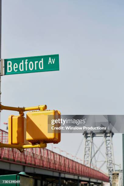 usa, new york, new york city, brooklyn, williamsburg, bedford avenue sign - williamsburg brooklyn stockfoto's en -beelden