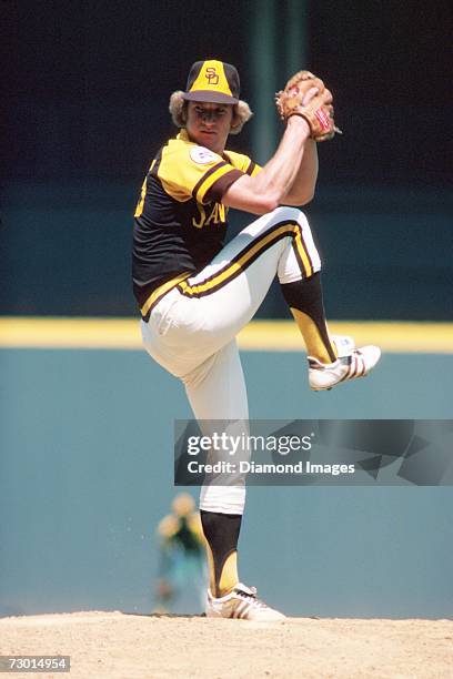 Pitcher Randy Jones, of the San Diego Padres, delivers a pitch during a game on August 1, 1976 against the Cincinnati Reds at Riverfront Stadium in...